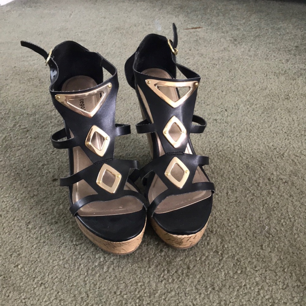 Perfect condition! Black wedges